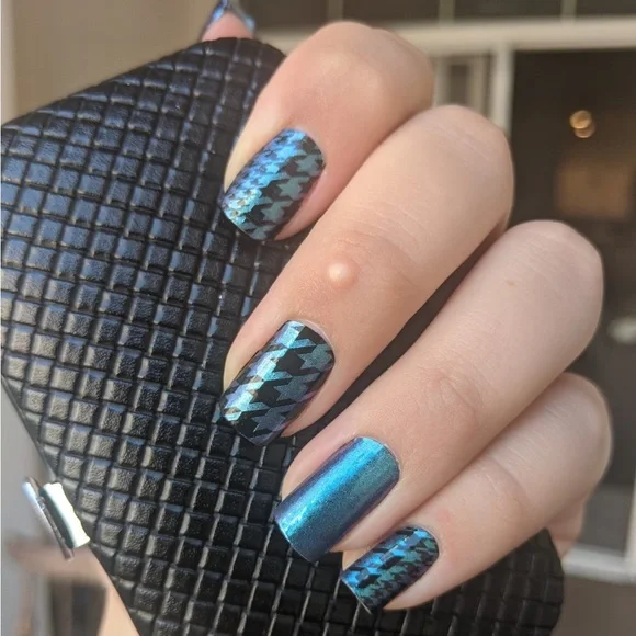 *Retired* Color Street: Suit Yourself | Houndstooth Teal Purple Duochrome Fall - Picture 6 of 13